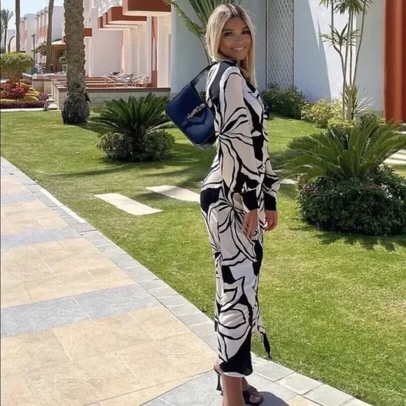 ZARA BLOGGER FAVORITE FLORAL PRINT SHIRT DRESS ECRU / BLACK 2298/085